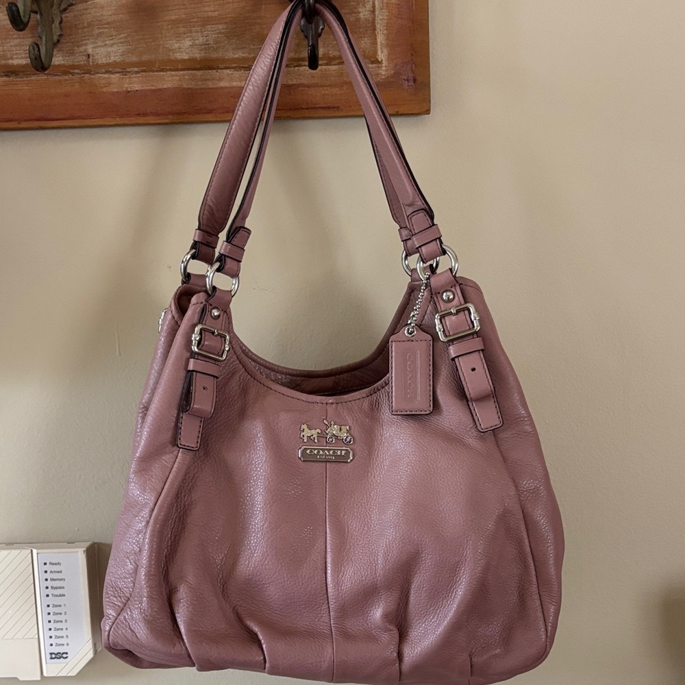 COACH Madison Maggie Dusty Pink Leather Shoulder Bag.
